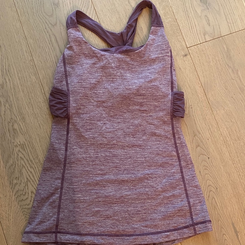 Lululemon tank w/bra